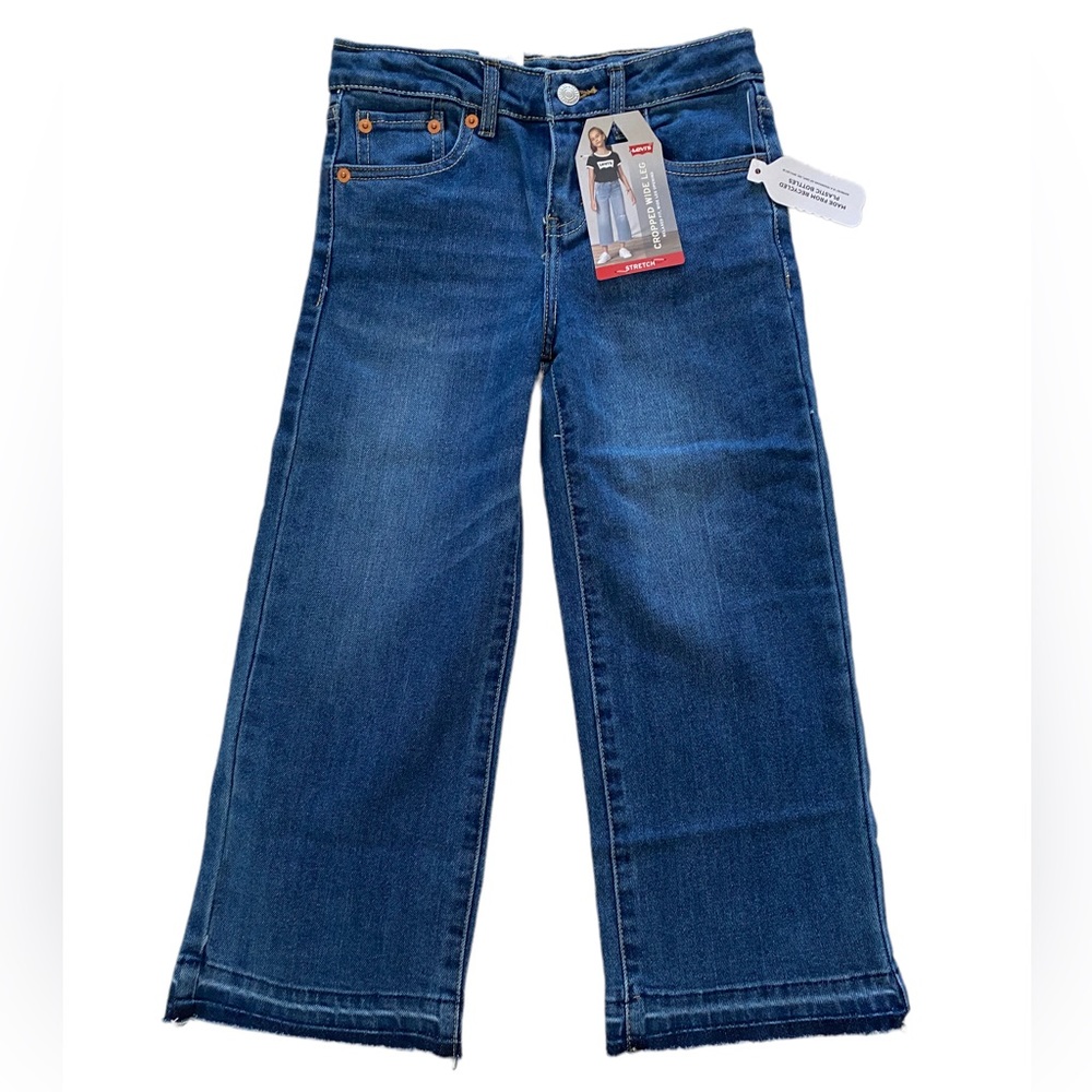 LEVI’S Girl’s Wide Leg Cropped Distressed Hem Jeans in Medium Wash. Size: 8 Reg